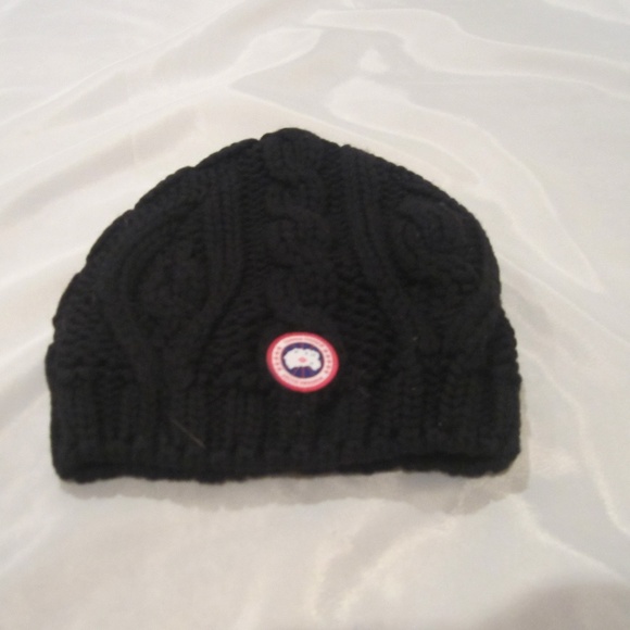 canada goose cable knit beanie